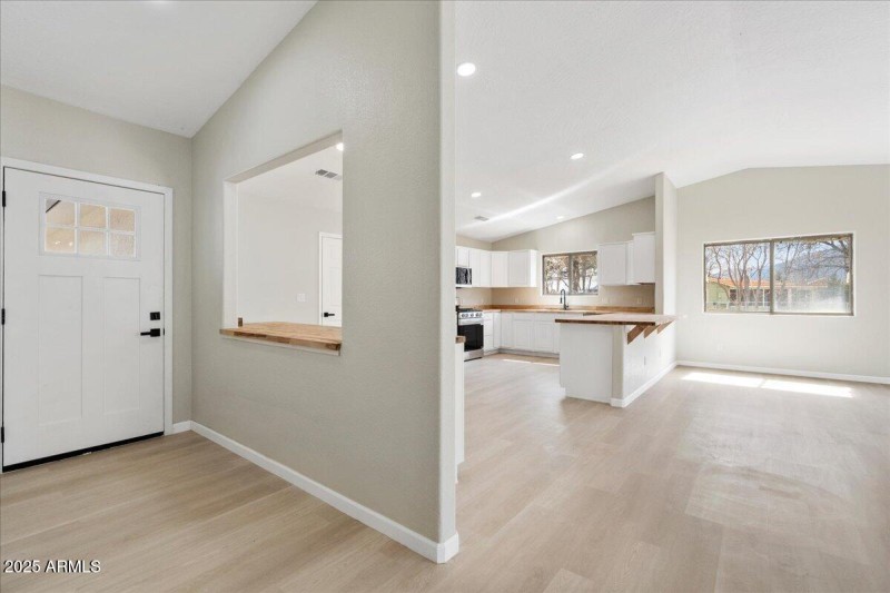 Foyer & Kitchen