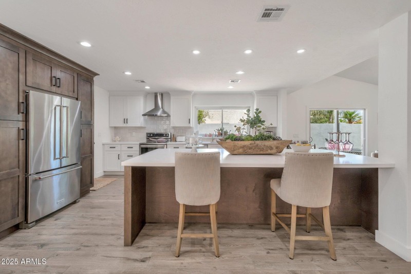 Eat in kitchen
