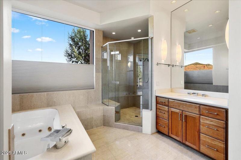 Primary Suite Bathroom