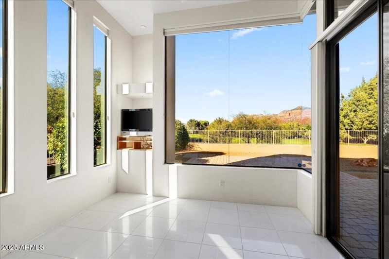 Breakfast nook