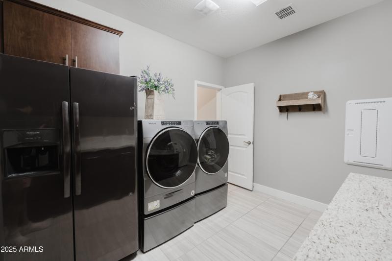 Laundry Room Silverleaf