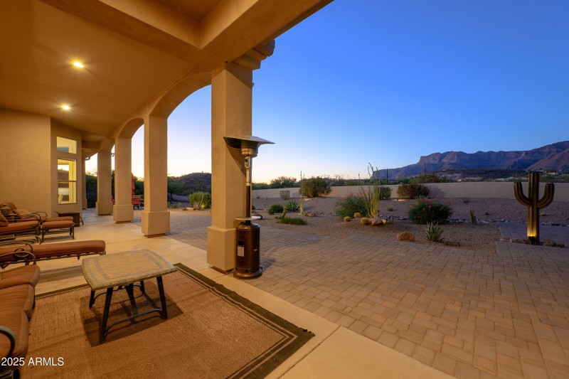 Patio Mountain View_Twilight