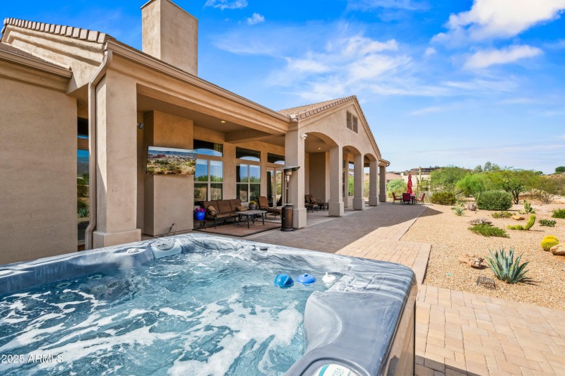 Backyard_Patio_Hot Tub