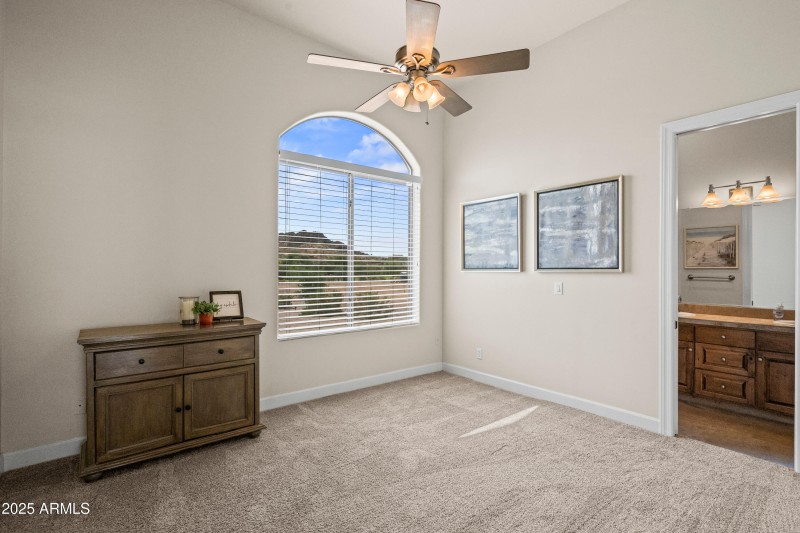 Bedroom 5/Jack & Jill Bathroom