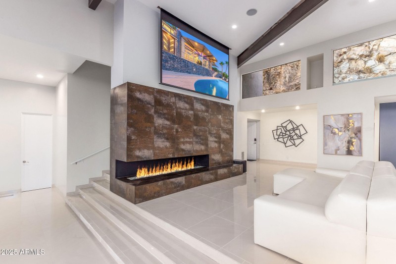 FIREPLACE ADDS TP THE AMBIANCE