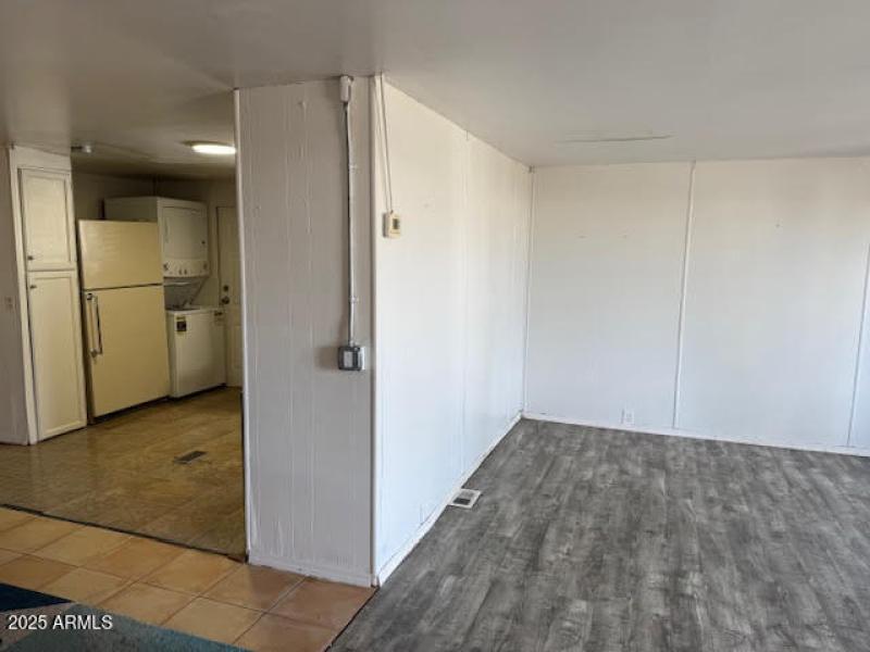LR Kitchen 405