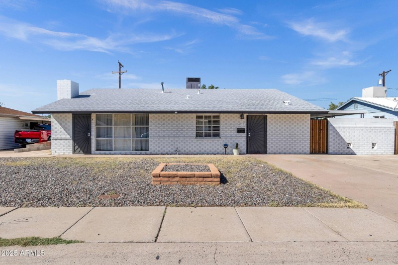 2-web-or-mls-4712-n-27th-ave