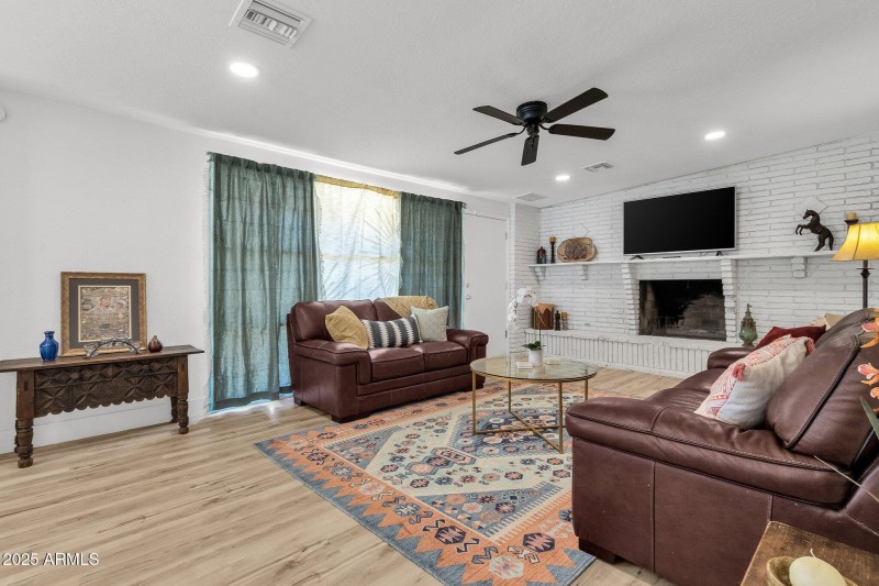 16-web-or-mls-4712-n-27th-ave
