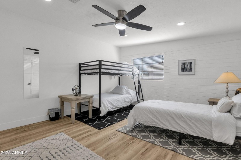 22-web-or-mls-4712-n-27th-ave