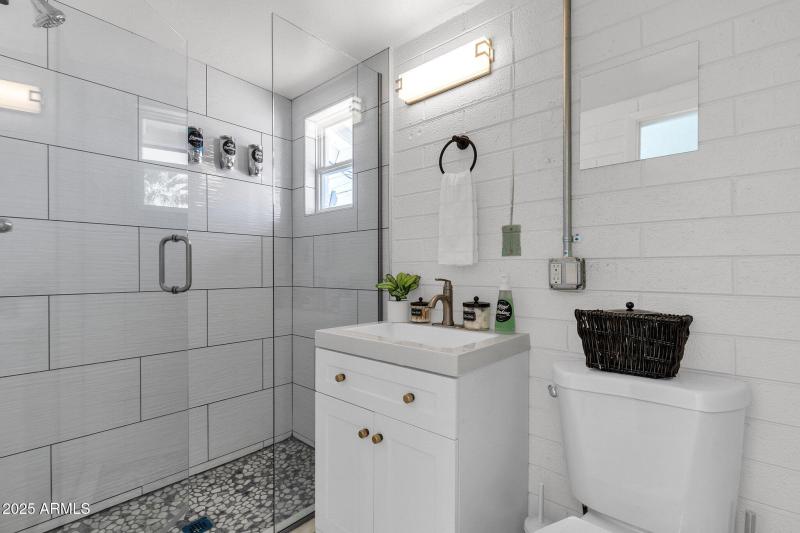 26-web-or-mls-4712-n-27th-ave