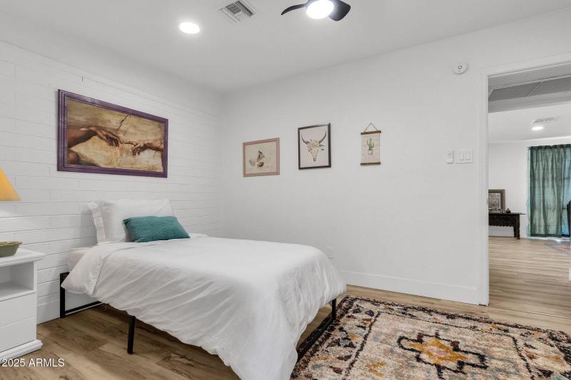 32-web-or-mls-4712-n-27th-ave