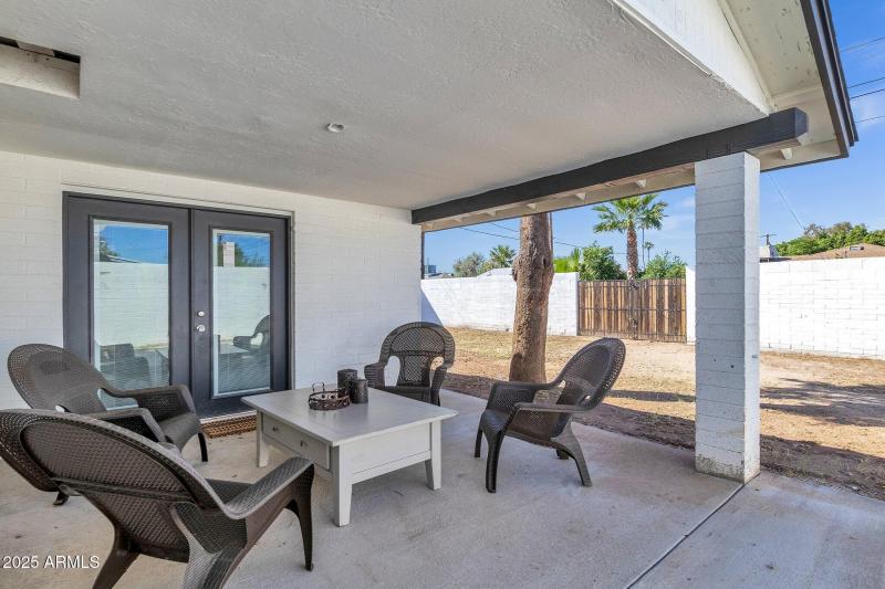 37-web-or-mls-4712-n-27th-ave