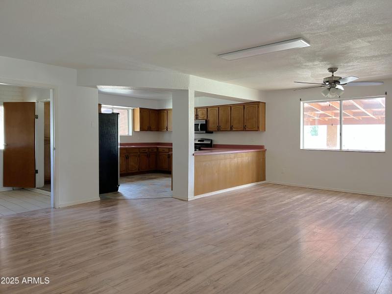 2 Interior 2