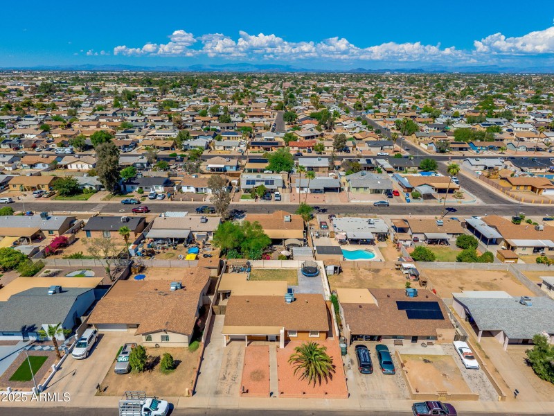 8032 W CLAYTON DR, Phoenix, AZ 85033