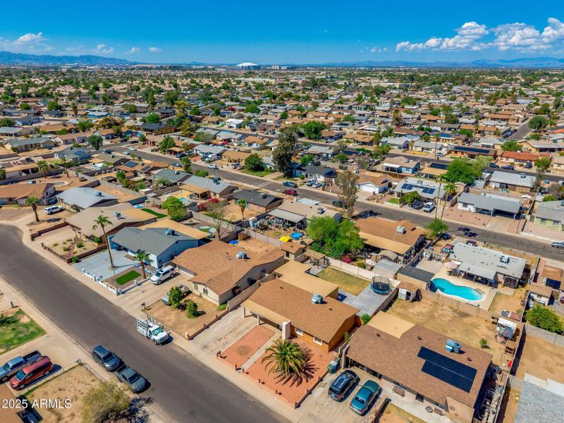 8032 W CLAYTON DR, Phoenix, AZ 85033