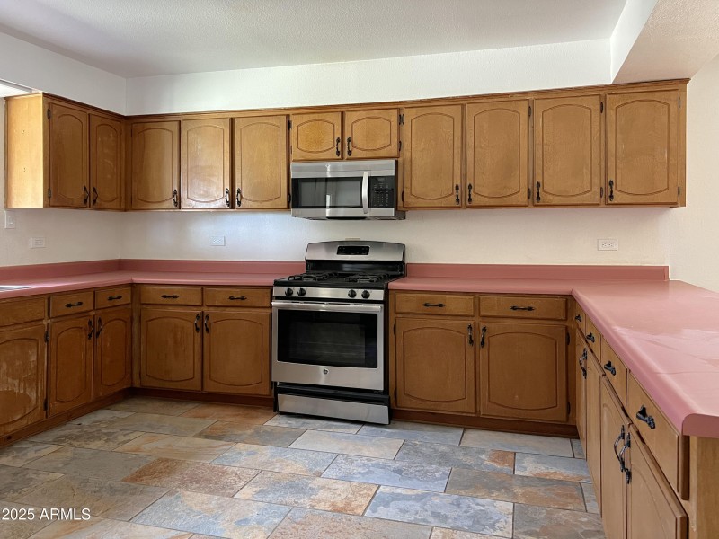 2 Interior 9