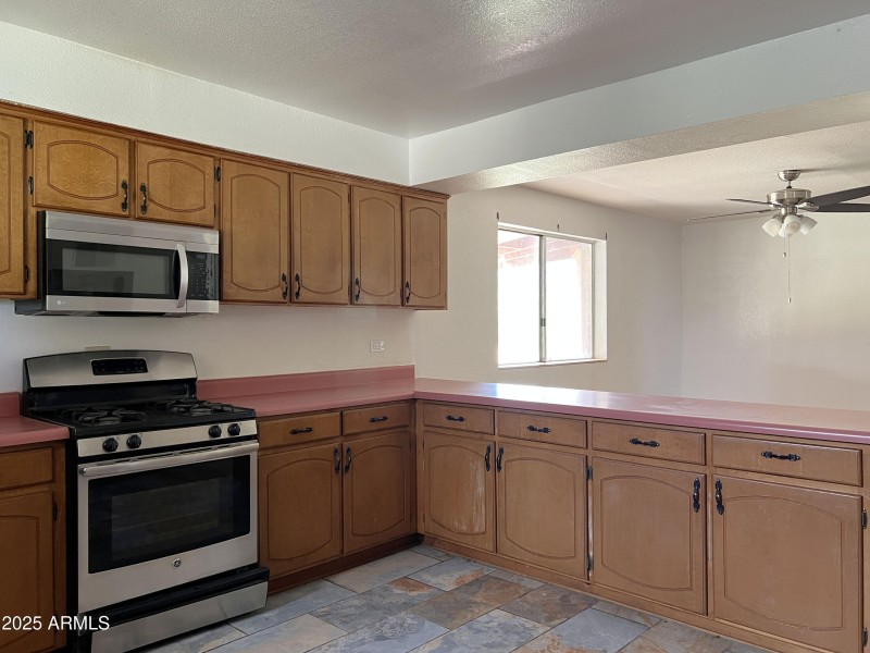2 Interior 10