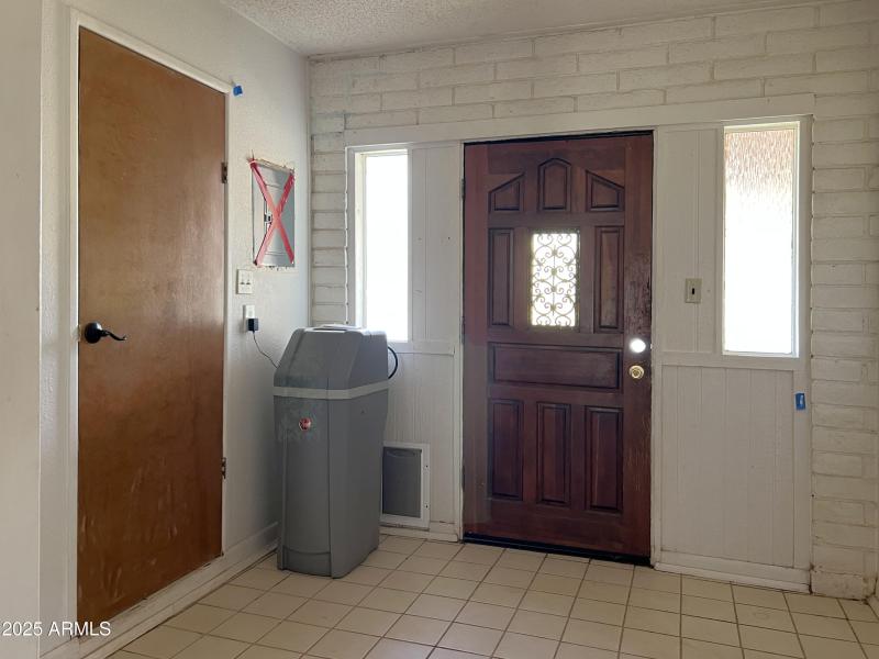 2 Interior 12