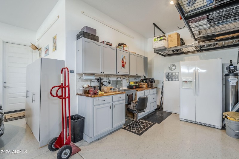 3 car garge work station