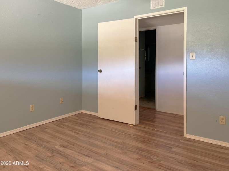 2 Interior 15