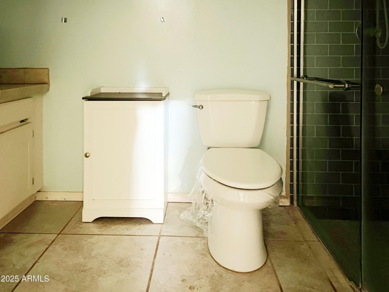2 Interior 20