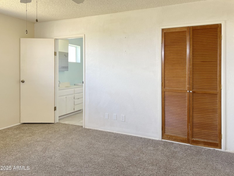 2 Interior 26