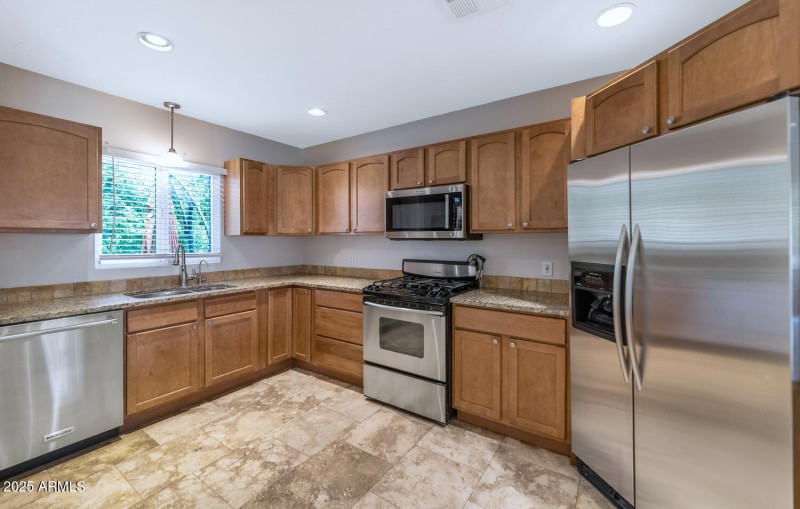 3822 E Monterosa St-large-007-014-TOD794