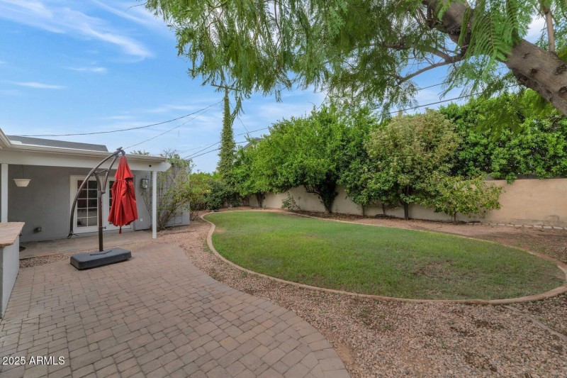 3822 E Monterosa St-large-021-008-TOD796