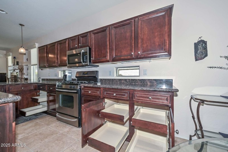 Kitchen-Slide Outs