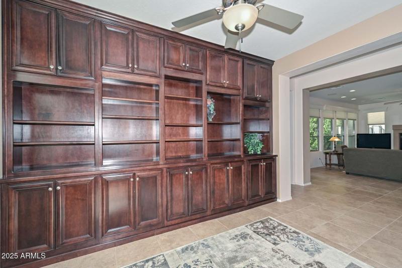 Den-Built-Ins