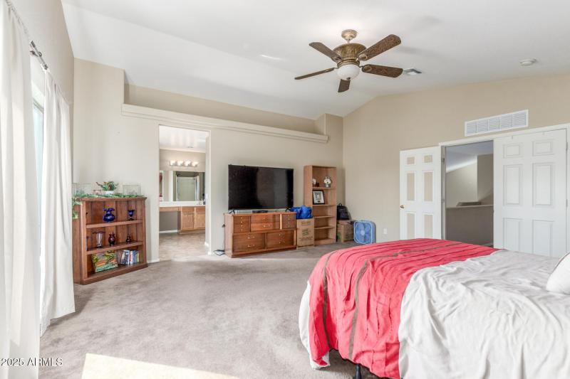 LOTS of room!