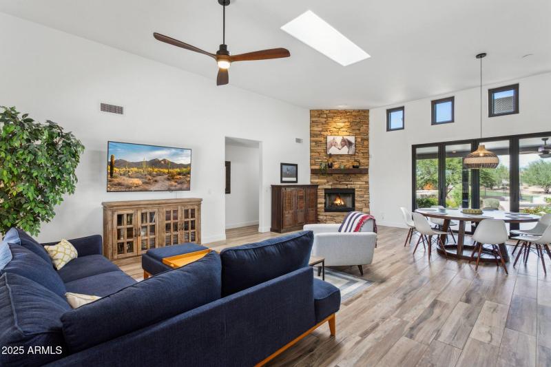 4-web-or-mls-30506-n-60th-st