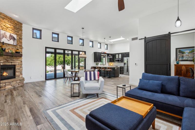 7-web-or-mls-30506-n-60th-st