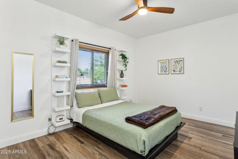 30-web-or-mls-30506-n-60th-st