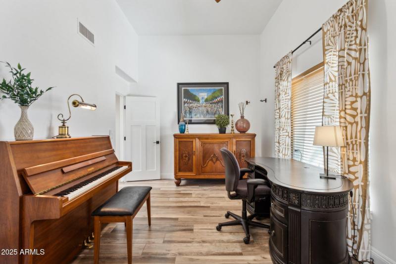 39-web-or-mls-30506-n-60th-st