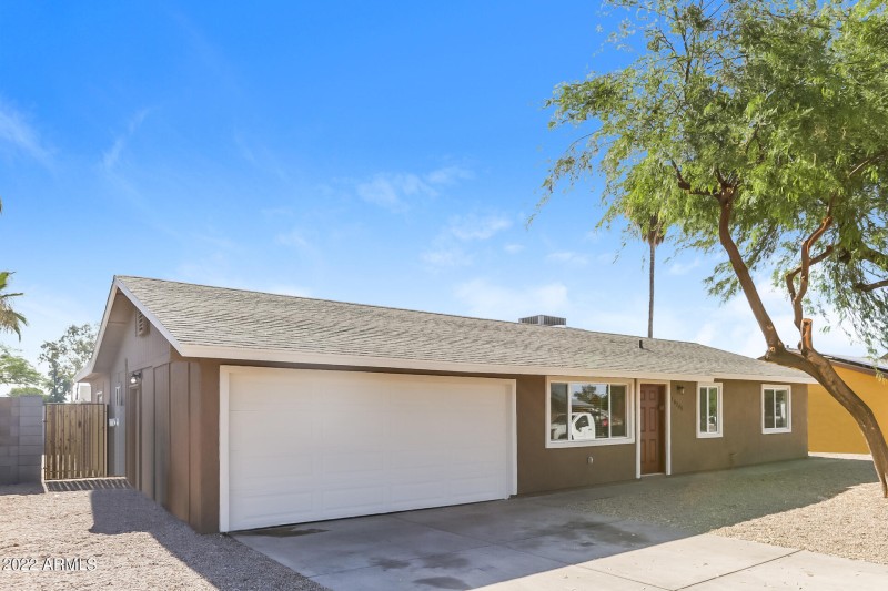 002-photo-front-view-11307877