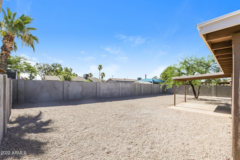 015-photo-rear-view-11307879