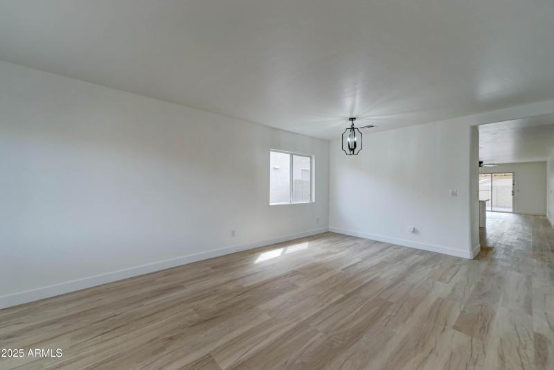 9514 w garfield st-7