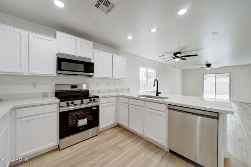 9514 w garfield st-11