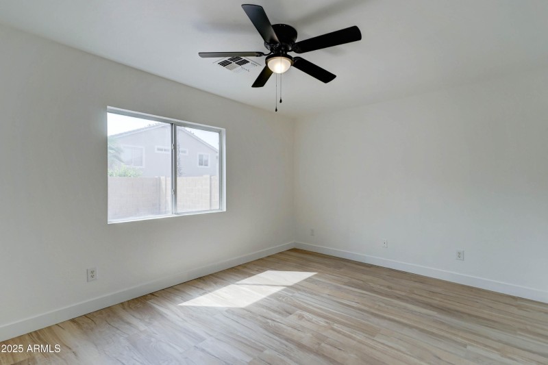9514 w garfield st-14