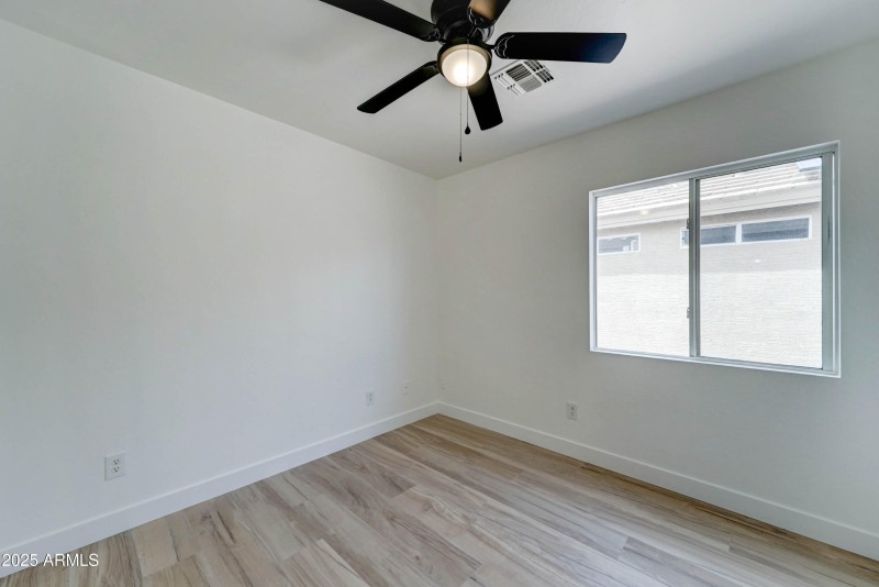 9514 w garfield st-19