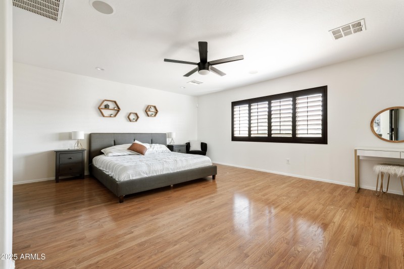 Primary_Bedroom_Photo_1