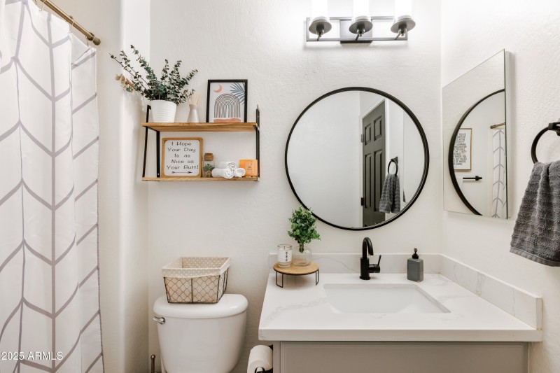 Downstairs_Full_Bathroom_Photo_2