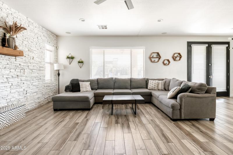 Living_Room_Photo_3