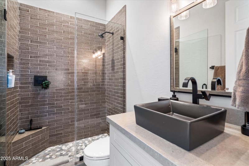 40-Bathroom 2