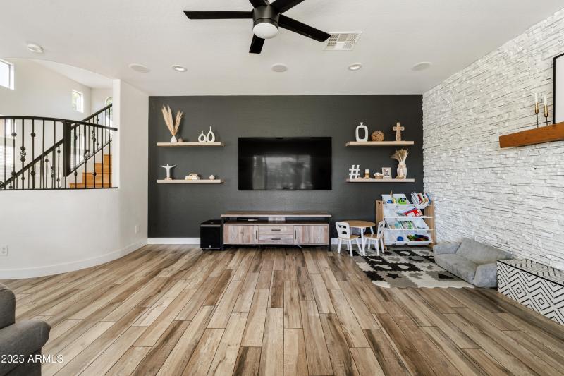 Living_Room_Photo_5