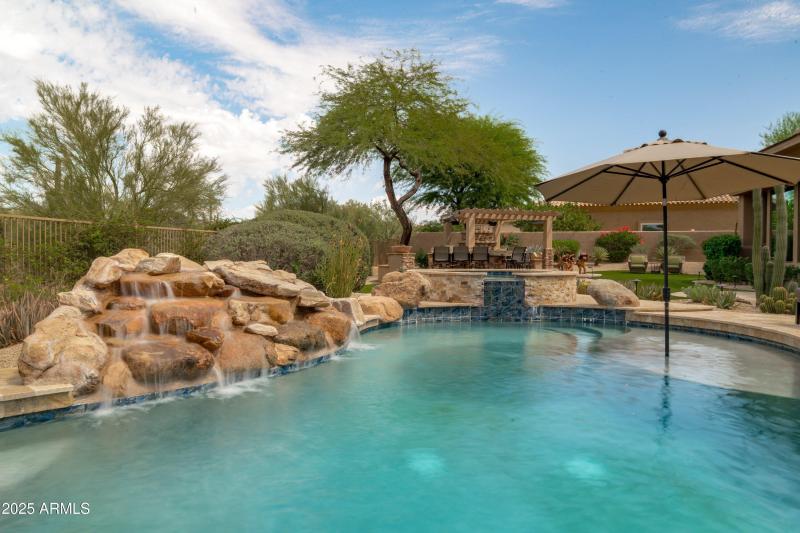64-Pool View