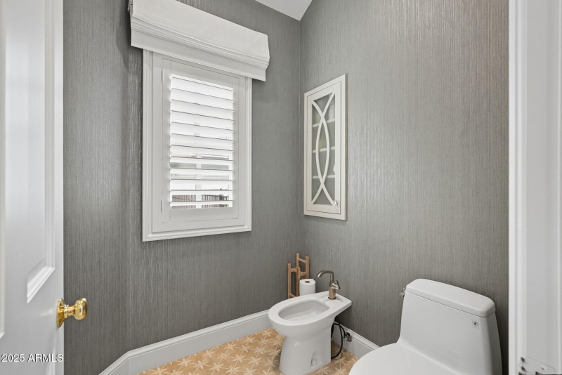 Water Closet w/Bidet