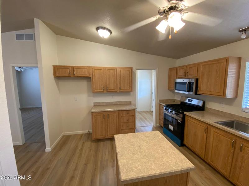 08 kitchen
