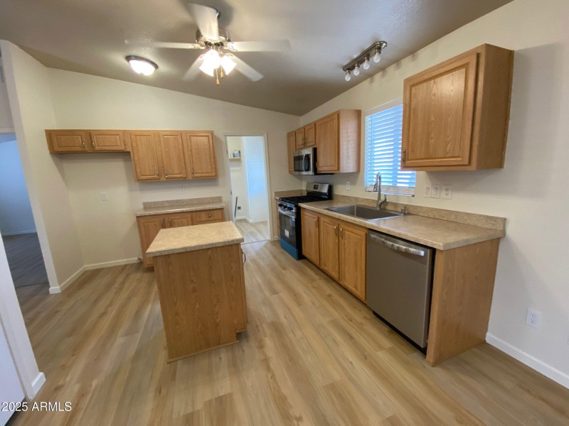07 kitchen 2